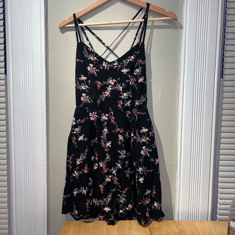 Garage Floral Criss-Cross Dress with Pockets! - XS/TP
